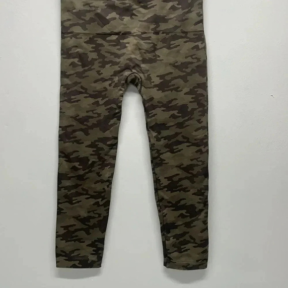 Spanx Leggings Look at Me Now Seamless Cropped Camo Camouflage Green Plus Sz 1X - Picture 5 of 8
